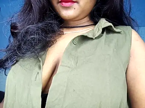 Snapshot of Muktha chatting on October 2025 03:42:02 AM Muktha online show from October 2025 03:42:02 AM