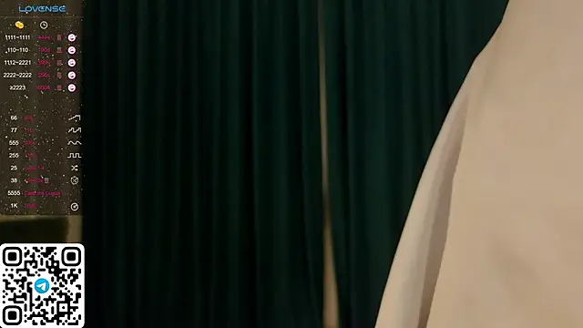 Snapshot of ElswythDecoursey chatting on December 2024 09:08:02 PM ElswythDecoursey online show from December 2024 09:08:02 PM