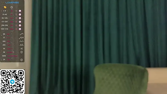 Snapshot of ElswythDecoursey chatting on December 2024 09:09:02 PM ElswythDecoursey online show from December 2024 09:09:02 PM