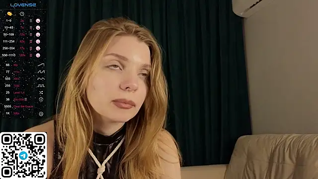 Snapshot of ElswythDecoursey chatting on December 2024 12:11:01 AM ElswythDecoursey online show from December 2024 12:11:01 AM