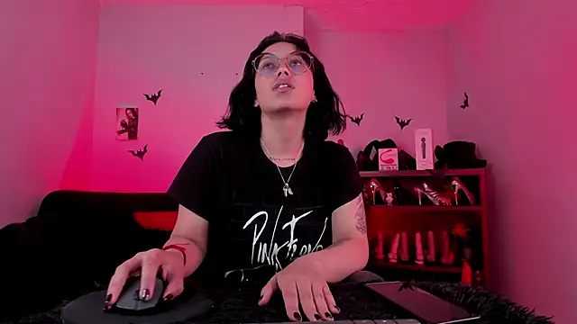 lilith-deveraux online show from November 2025 01:13:01 PM