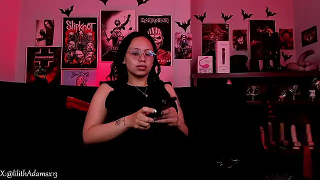 lilith-deveraux online show from April 2026 04:52:01 PM