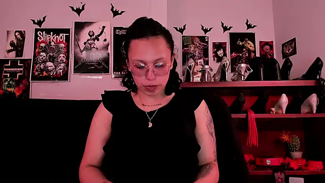 lilith-deveraux online show from June 2026 07:23:01 PM