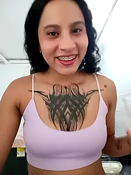 Karii-R online show from May 2026 07:00:02 PM