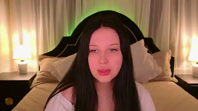 Snapshot of UR_MADDY chatting on September 2025 08:44:01 PM UR MADDY online show from September 2025 08:44:01 PM