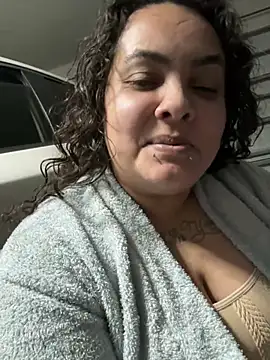 DatBishYouMiss online show from January 2025 07:40:01 PM