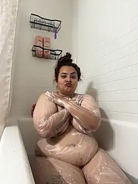 DatBishYouMiss online show from November 2025 06:18:02 PM