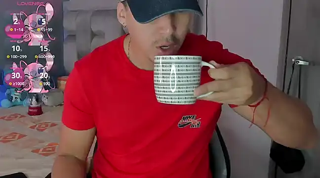 Snapshot of victor_vixen chatting on December 2024 01:06:02 PM victor vixen online show from December 2024 01:06:02 PM