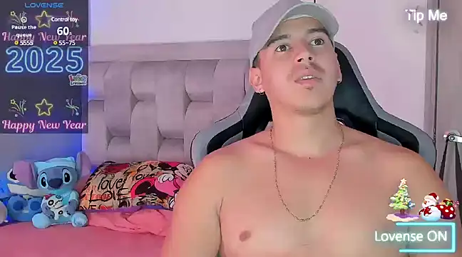 Snapshot of victor_vixen chatting on January 2025 02:08:02 PM victor vixen online show from January 2025 02:08:02 PM