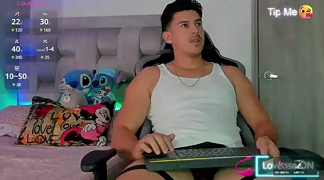 Snapshot of victor_vixen chatting on January 2025 03:22:01 PM victor vixen online show from January 2025 03:22:01 PM