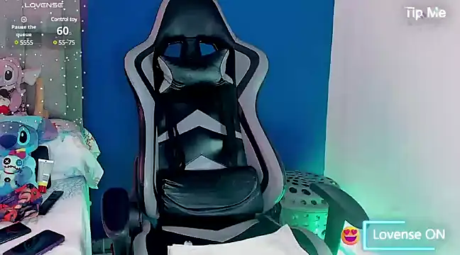 Snapshot of victor_vixen chatting on February 2025 06:35:02 PM victor vixen online show from February 2025 06:35:02 PM