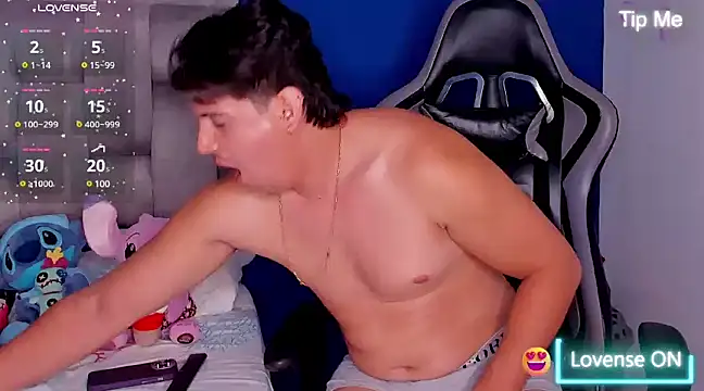 Snapshot of victor_vixen chatting on March 2025 01:00:02 AM victor vixen online show from March 2025 01:00:02 AM