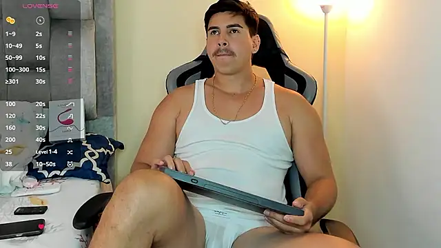 Snapshot of victor_vixen chatting on January 2026 08:00:02 PM victor vixen online show from January 2026 08:00:02 PM