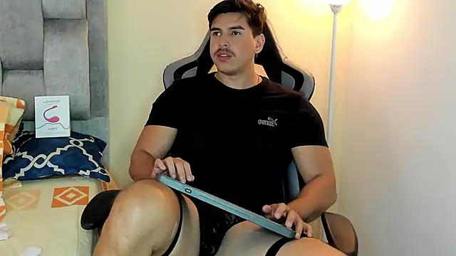 Snapshot of victor_vixen chatting on January 2026 09:52:02 PM victor vixen online show from January 2026 09:52:02 PM