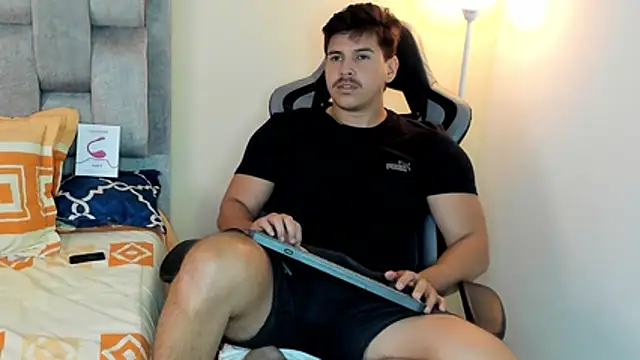 Snapshot of victor_vixen chatting on January 2026 12:05:01 AM victor vixen online show from January 2026 12:05:01 AM