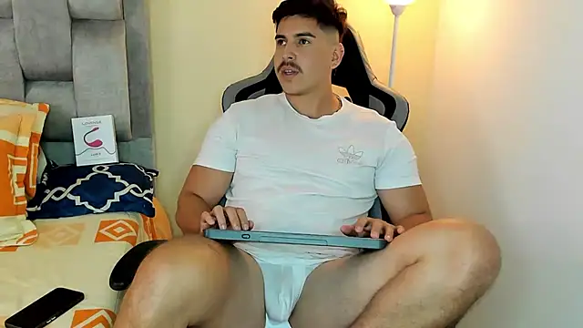 Snapshot of victor_vixen chatting on January 2026 09:30:02 PM victor vixen online show from January 2026 09:30:02 PM