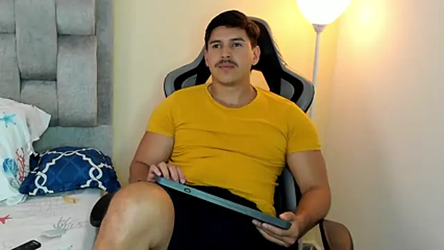 Snapshot of victor_vixen chatting on February 2026 11:36:01 PM victor vixen online show from February 2026 11:36:01 PM