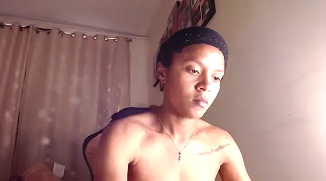 Snapshot of Samary_thomas chatting on March 2025 09:27:01 PM Samary thomas online show from March 2025 09:27:01 PM