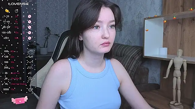 Snapshot of Fairyy_Moon chatting on November 2025 01:44:01 AM Fairyy Moon online show from November 2025 01:44:01 AM