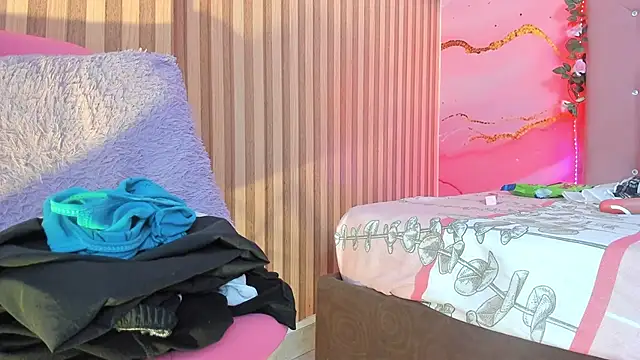 Taylor  cooper online show from February 2025 09:52:02 PM