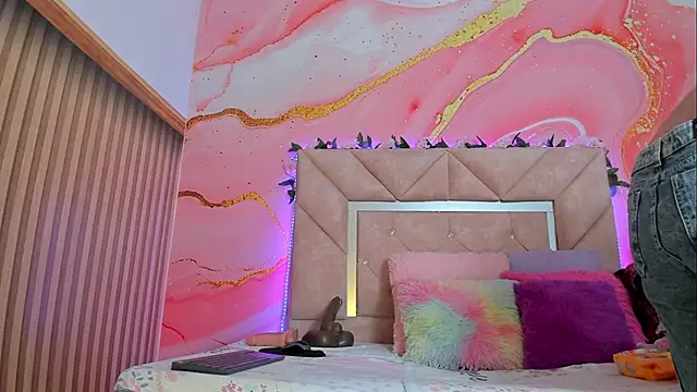 Taylor  cooper online show from September 2025 06:29:02 PM