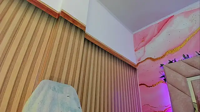 Taylor  cooper online show from October 2025 06:26:01 PM