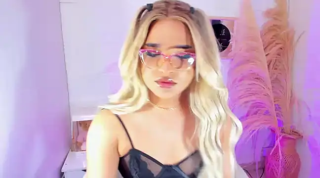 Snapshot of Elody_Preysler69 chatting on December 2024 05:20:02 AM Elody Preysler69 online show from December 2024 05:20:02 AM