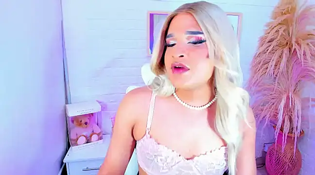 Snapshot of Elody_Preysler69 chatting on December 2024 09:37:02 AM Elody Preysler69 online show from December 2024 09:37:02 AM