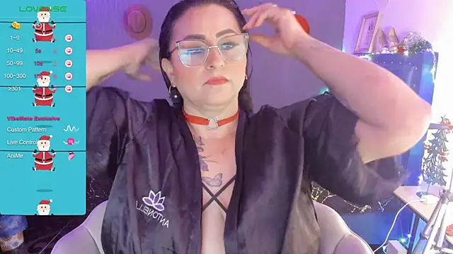 Snapshot of Ivonnee__ chatting on December 2024 04:09:02 AM Ivonnee   online show from December 2024 04:09:02 AM