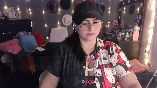 Snapshot of Ivonnee__ chatting on March 2025 06:53:01 AM Ivonnee   online show from March 2025 06:53:01 AM