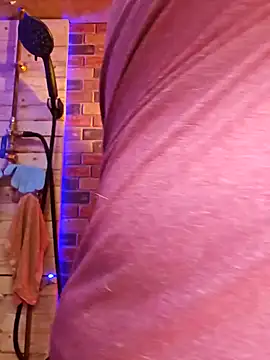 Snapshot of alienbunny chatting on February 2025 05:53:02 PM alienbunny online show from February 2025 05:53:02 PM