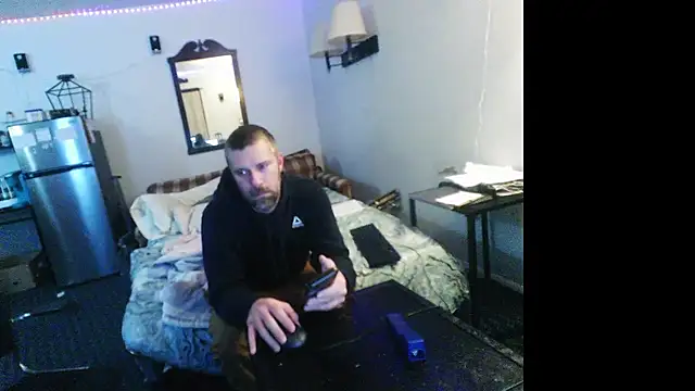 Snapshot of Cooperstone chatting on December 2024 10:50:01 PM Cooperstone online show from December 2024 10:50:01 PM