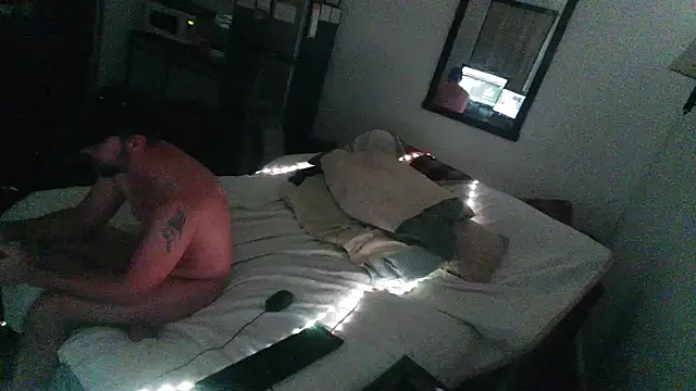 Snapshot of Cooperstone chatting on December 2024 07:25:02 PM Cooperstone online show from December 2024 07:25:02 PM