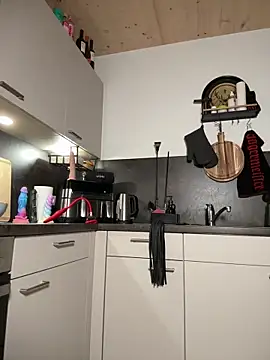 Snapshot of Izzy_Inked chatting on November 2025 02:49:01 PM Izzy Inked online show from November 2025 02:49:01 PM