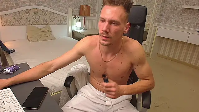 Snapshot of MateoBenjaminX chatting on December 2024 11:12:02 PM MateoBenjaminX online show from December 2024 11:12:02 PM