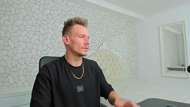 Snapshot of MateoBenjaminX chatting on December 2024 05:37:02 PM MateoBenjaminX online show from December 2024 05:37:02 PM