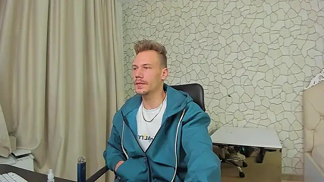 Snapshot of MateoBenjaminX chatting on December 2024 03:31:02 PM MateoBenjaminX online show from December 2024 03:31:02 PM