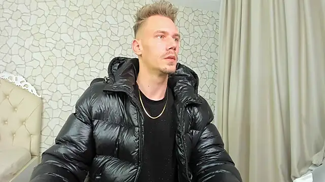 Snapshot of MateoBenjaminX chatting on December 2024 10:51:01 PM MateoBenjaminX online show from December 2024 10:51:01 PM