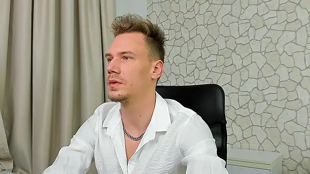 Snapshot of MateoBenjaminX chatting on January 2025 07:29:01 PM MateoBenjaminX online show from January 2025 07:29:01 PM