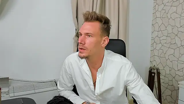 Snapshot of MateoBenjaminX chatting on January 2025 11:48:02 PM MateoBenjaminX online show from January 2025 11:48:02 PM