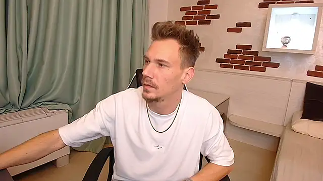 Snapshot of MateoBenjaminX chatting on January 2025 05:24:01 PM MateoBenjaminX online show from January 2025 05:24:01 PM