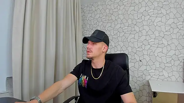 Snapshot of MateoBenjaminX chatting on January 2025 07:28:02 PM MateoBenjaminX online show from January 2025 07:28:02 PM