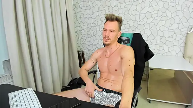 Snapshot of MateoBenjaminX chatting on January 2025 10:24:01 PM MateoBenjaminX online show from January 2025 10:24:01 PM