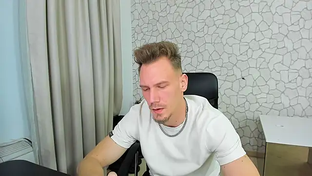 Snapshot of MateoBenjaminX chatting on February 2025 10:21:01 PM MateoBenjaminX online show from February 2025 10:21:01 PM