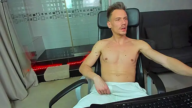 Snapshot of MateoBenjaminX chatting on February 2025 06:53:01 PM MateoBenjaminX online show from February 2025 06:53:01 PM