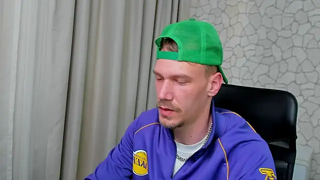 Snapshot of MateoBenjaminX chatting on March 2025 02:40:01 PM MateoBenjaminX online show from March 2025 02:40:01 PM