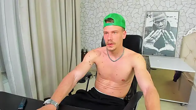 Snapshot of MateoBenjaminX chatting on March 2025 05:46:01 PM MateoBenjaminX online show from March 2025 05:46:01 PM