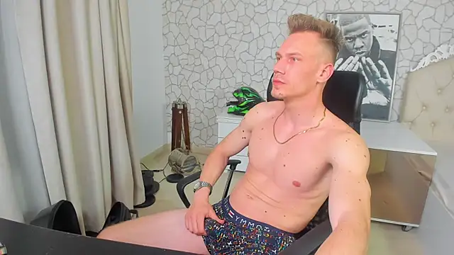 Snapshot of MateoBenjaminX chatting on March 2025 05:38:02 PM MateoBenjaminX online show from March 2025 05:38:02 PM