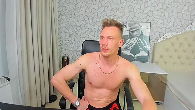 Snapshot of MateoBenjaminX chatting on March 2025 05:39:01 PM MateoBenjaminX online show from March 2025 05:39:01 PM