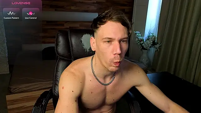 Snapshot of MateoBenjaminX chatting on March 2026 12:56:02 PM MateoBenjaminX online show from March 2026 12:56:02 PM